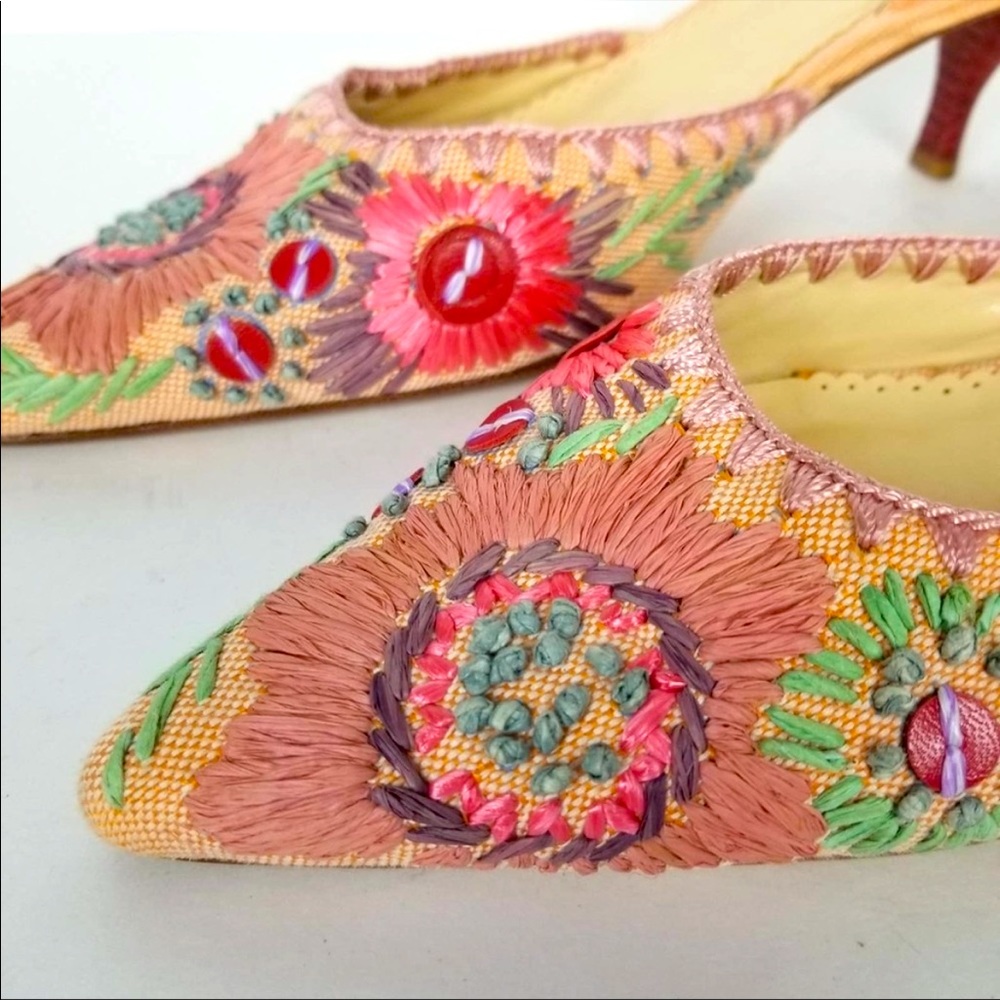 #A45—-OSCAR DE LA RENTA FLORAL SLING BACK KITTEN HEELS SIZE 6M